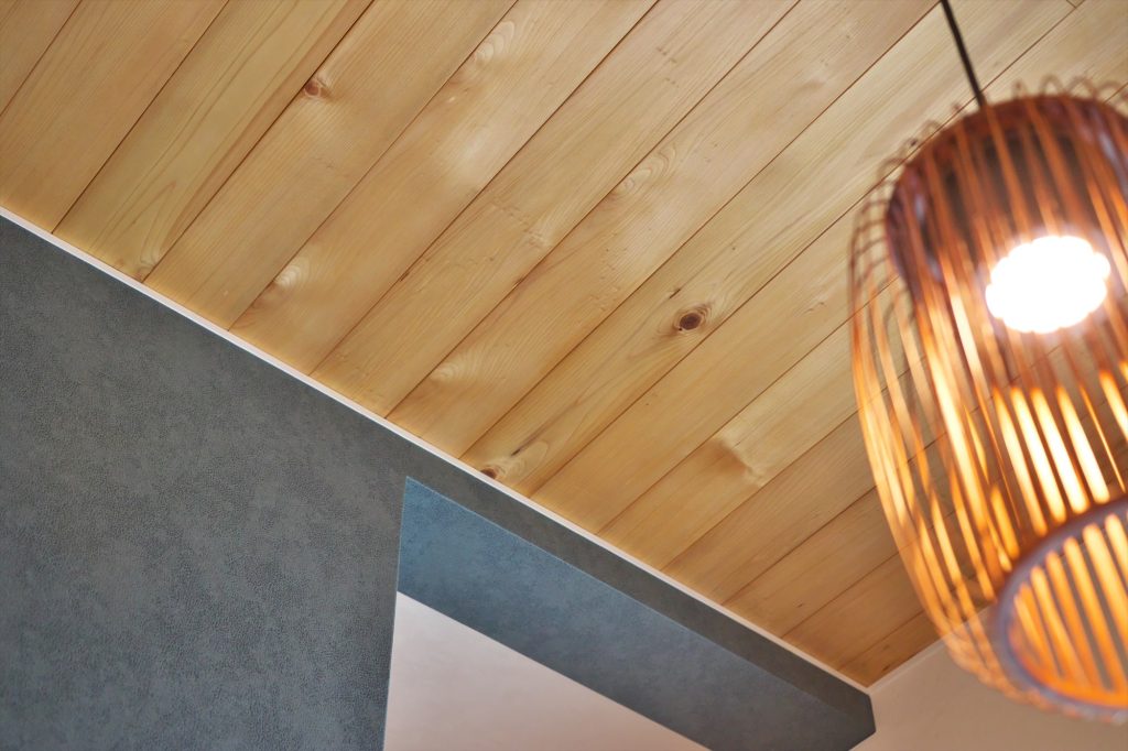 木製の天井板
